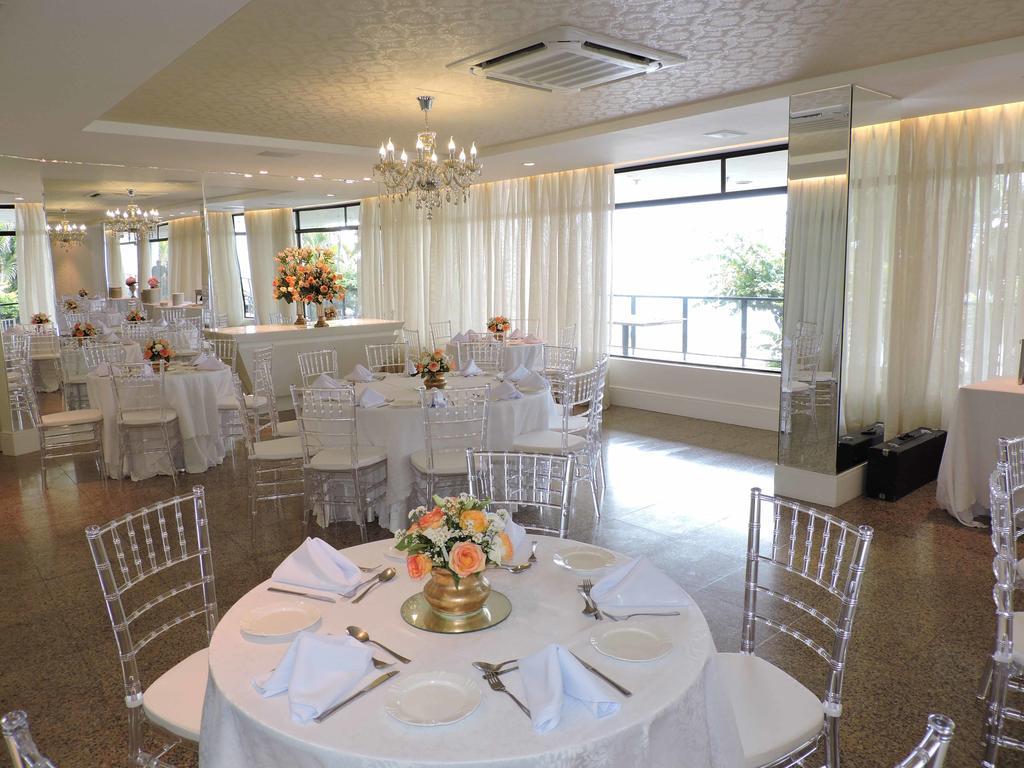 Marina Park Hotel Φορταλέζα Εξωτερικό φωτογραφία The interior of the ballroom at the Riverview Mansion